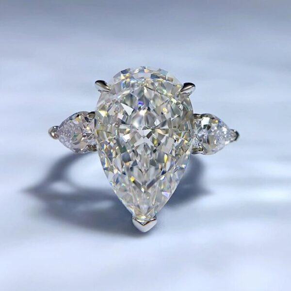 Sparkling Diamond Pear-Shaped Ring (Zircon10x14mm)