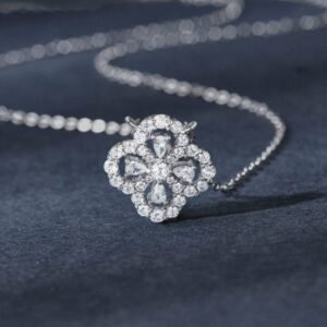 Lucky Four-Leaf Clover Diamond Necklace（zircon）
