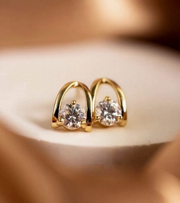 Gold Pea Stud Earrings（Moissanite）