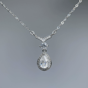 Pear Cut Halo Drop Pendant Necklace（Zircon）