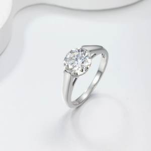 Half Bezel Round CZ Solitaire Engagement Ring（2CT Moissanite）